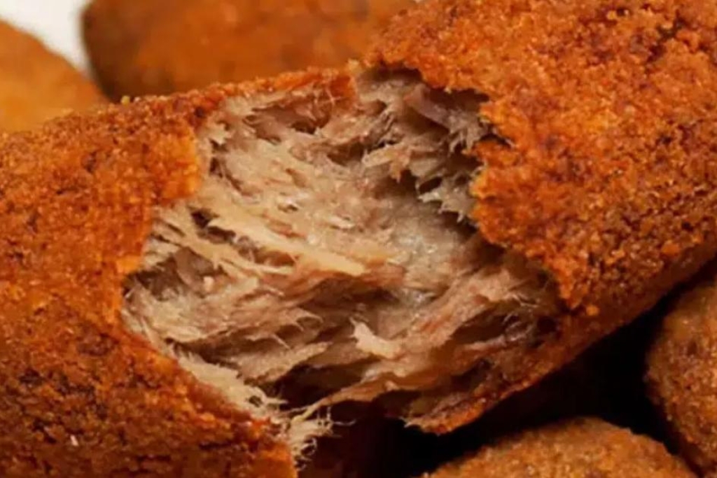 Bolinho de carne assada que aprendi na época que trabalhei naquela lanchonete famosíssima