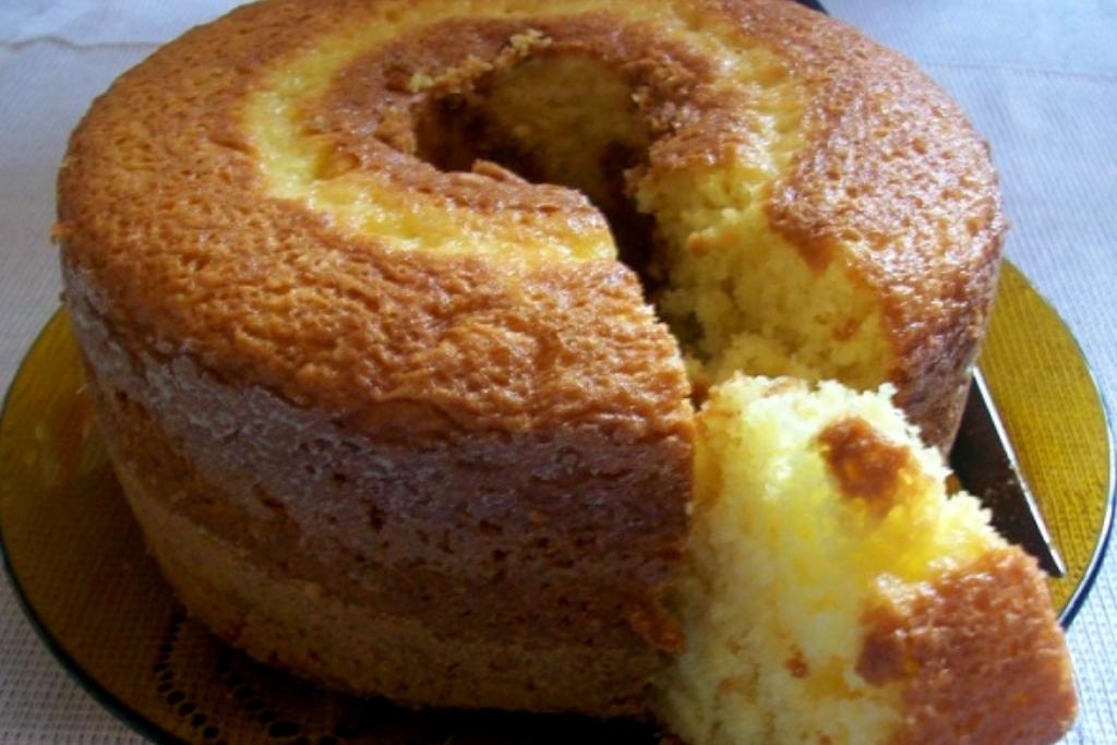 Bolo de fubá com laranja, no liquidificador tudo fica mais fácil e pode fazer todo dia