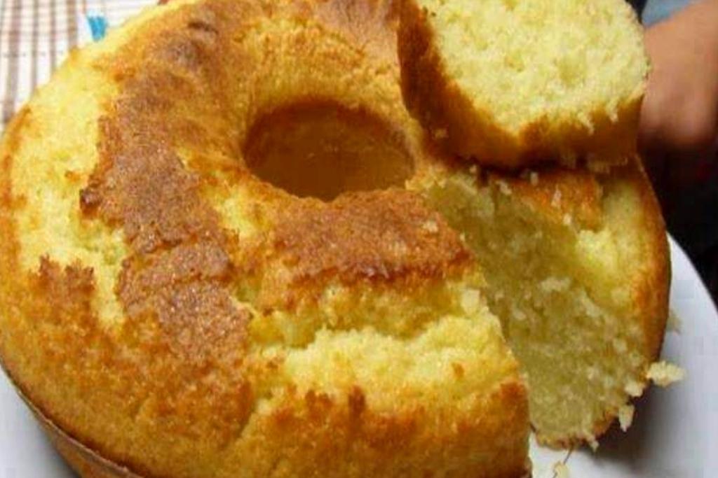 Bolo de iogurte, docinho e saudável para crianças