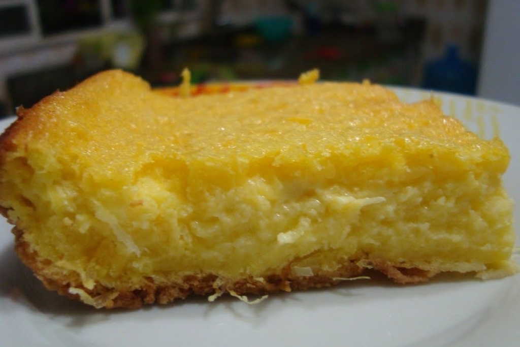 Bolo de milho cremoso sem farinha, fica molhadinho e muito gostoso