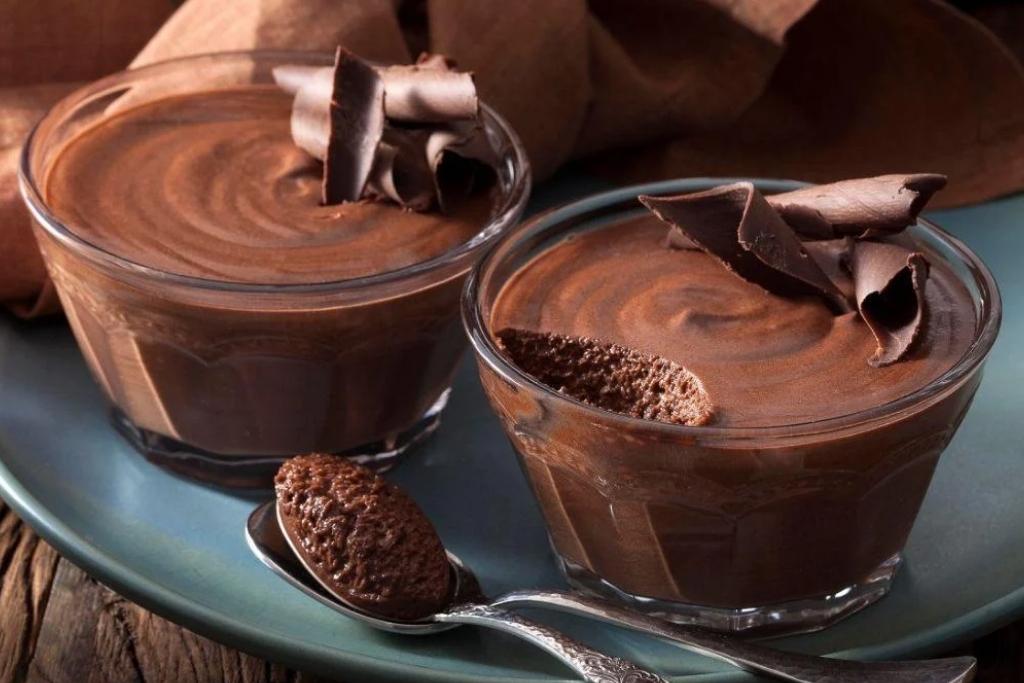 Mousse de chocolate simples e rápido, vai ser sucesso no seu almoço de domingo