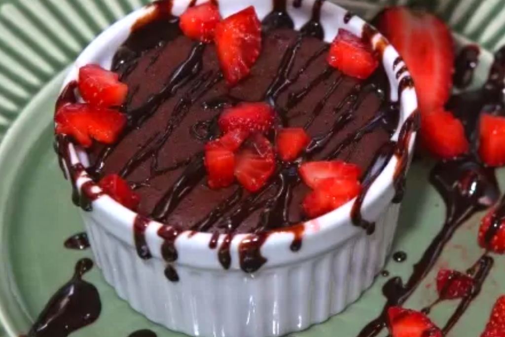 Petit gâteau de chocolate, você não terá mais nenhuma desculpa para resistir ao bolinho francês