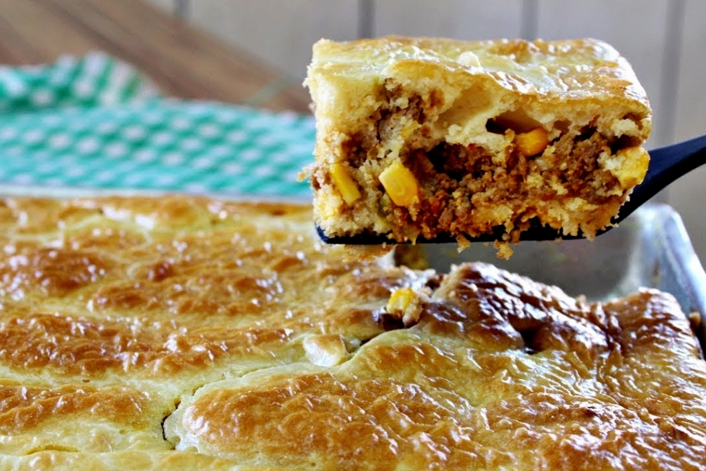 Torta de carne moída com massa de creme de leite, essa vai agradar todos