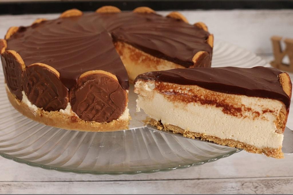 Torta holandesa bem cremosa e com uma cobertura deliciosa de chocolate